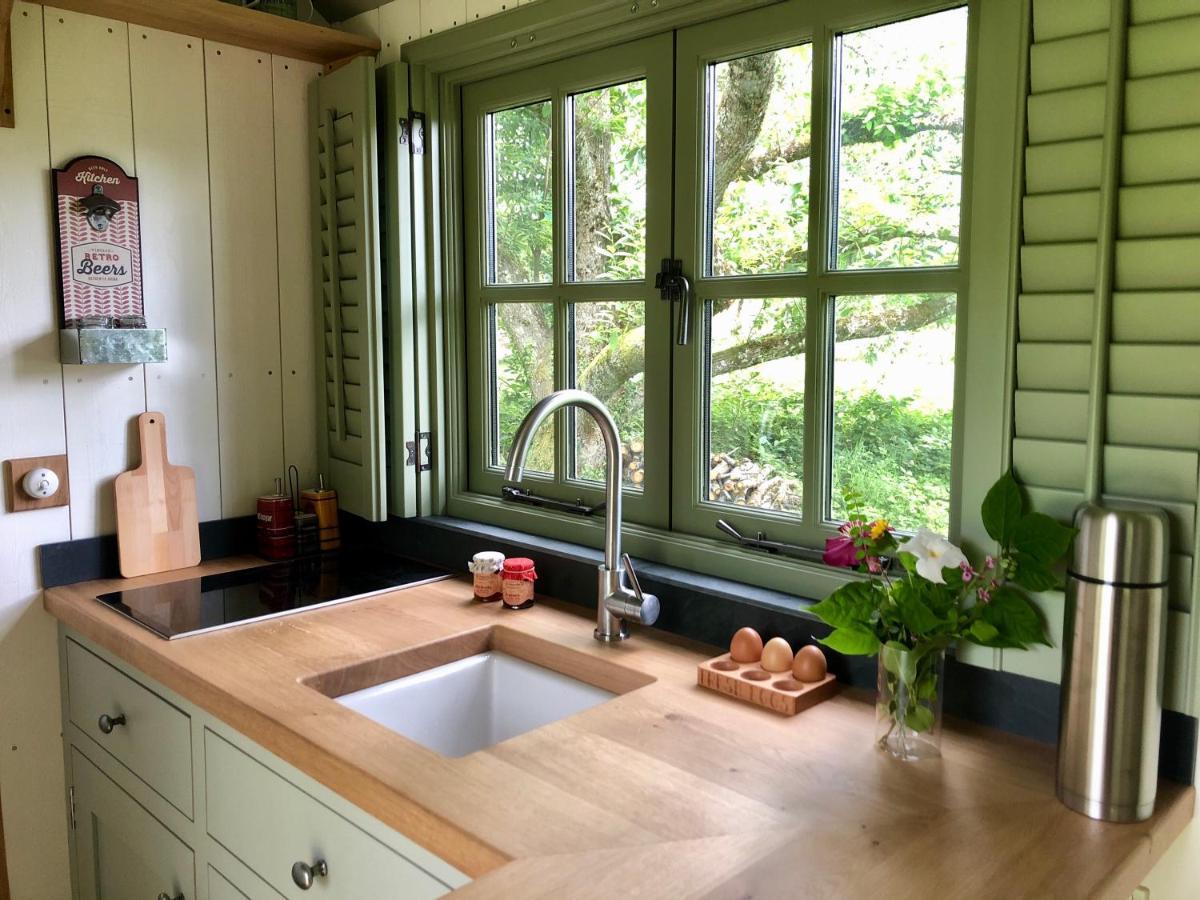 Villa The Dordogne Huts With Private Pool And Jacuzzi à Payzac  Extérieur photo