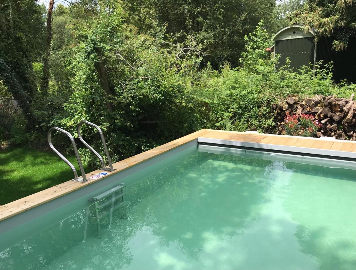 Villa The Dordogne Huts With Private Pool And Jacuzzi à Payzac  Extérieur photo