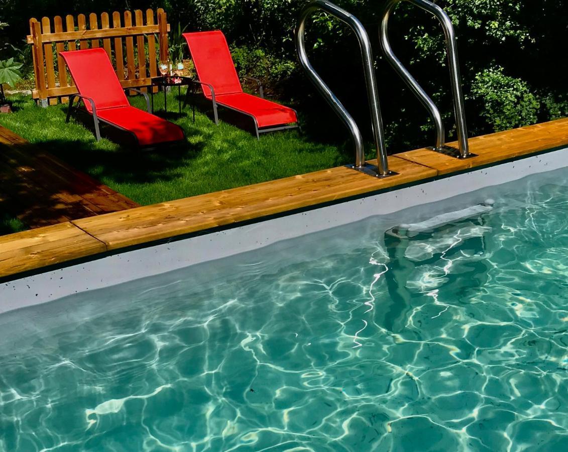 Villa The Dordogne Huts With Private Pool And Jacuzzi à Payzac  Extérieur photo