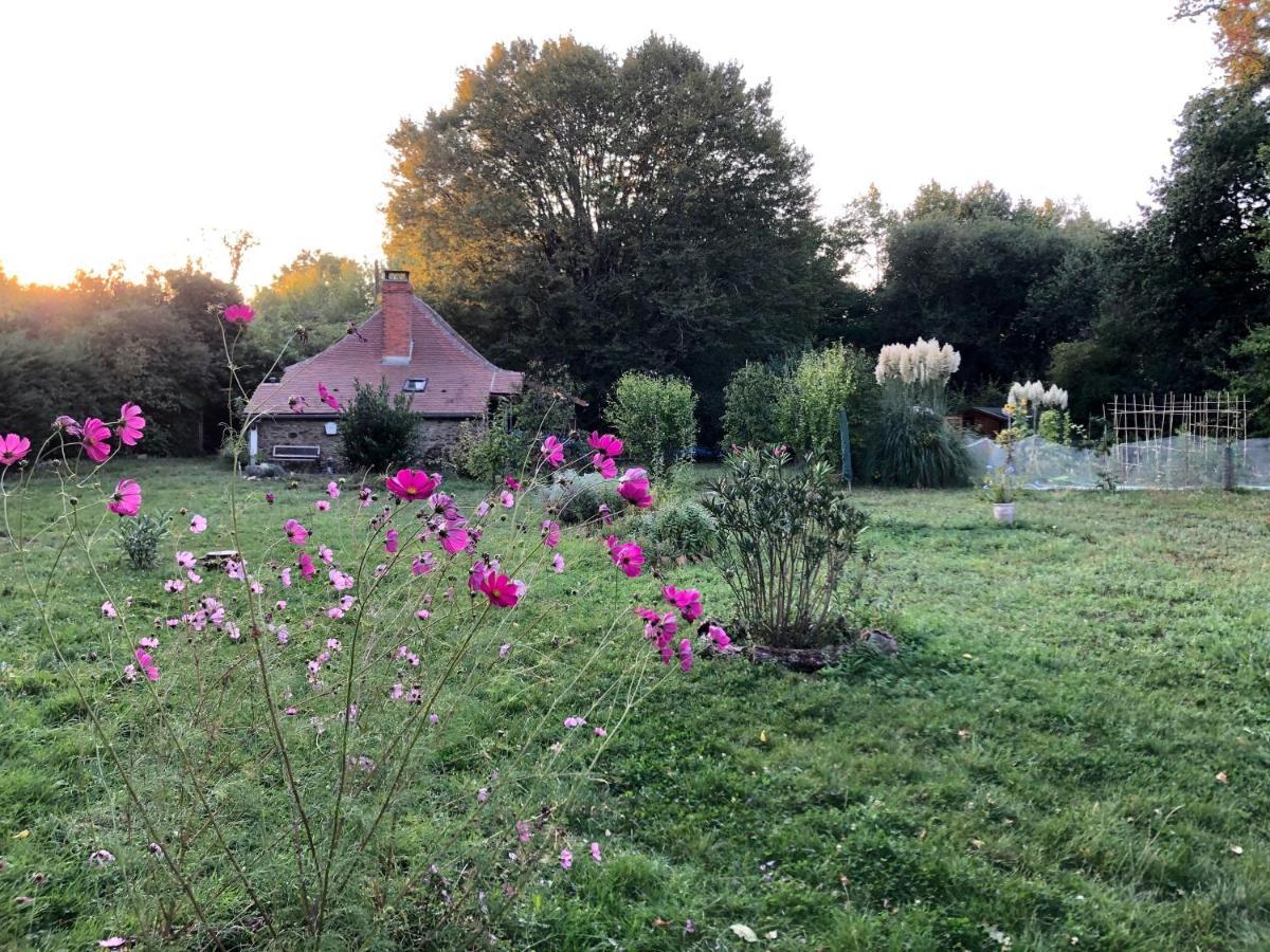 Villa The Dordogne Huts With Private Pool And Jacuzzi à Payzac  Extérieur photo